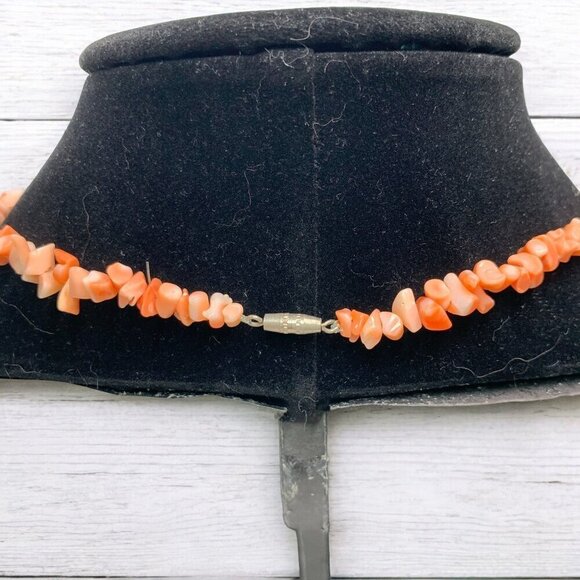Coral Pink Orange Shell Necklace With Barrel Screw Clasp @16"L - Picture 4 of 4